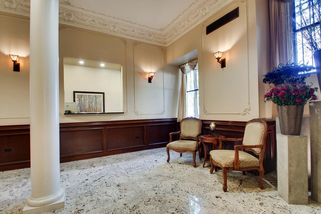 Dewitt Hotel And Suites Chicago Exterior foto