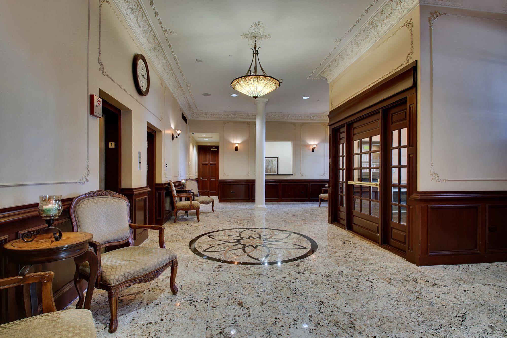 Dewitt Hotel And Suites Chicago Exterior foto