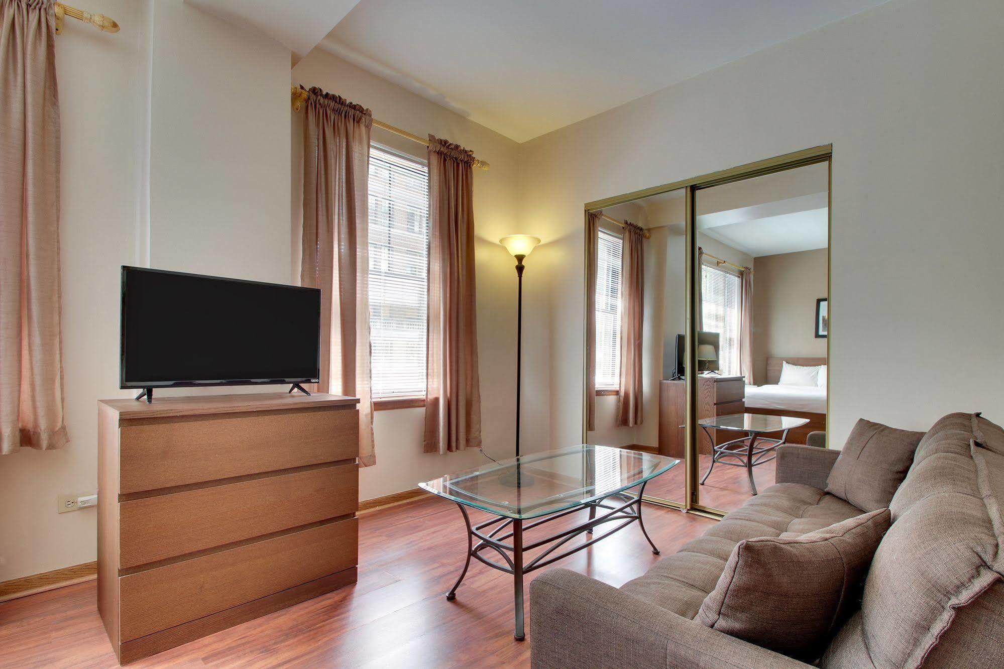 Dewitt Hotel And Suites Chicago Exterior foto