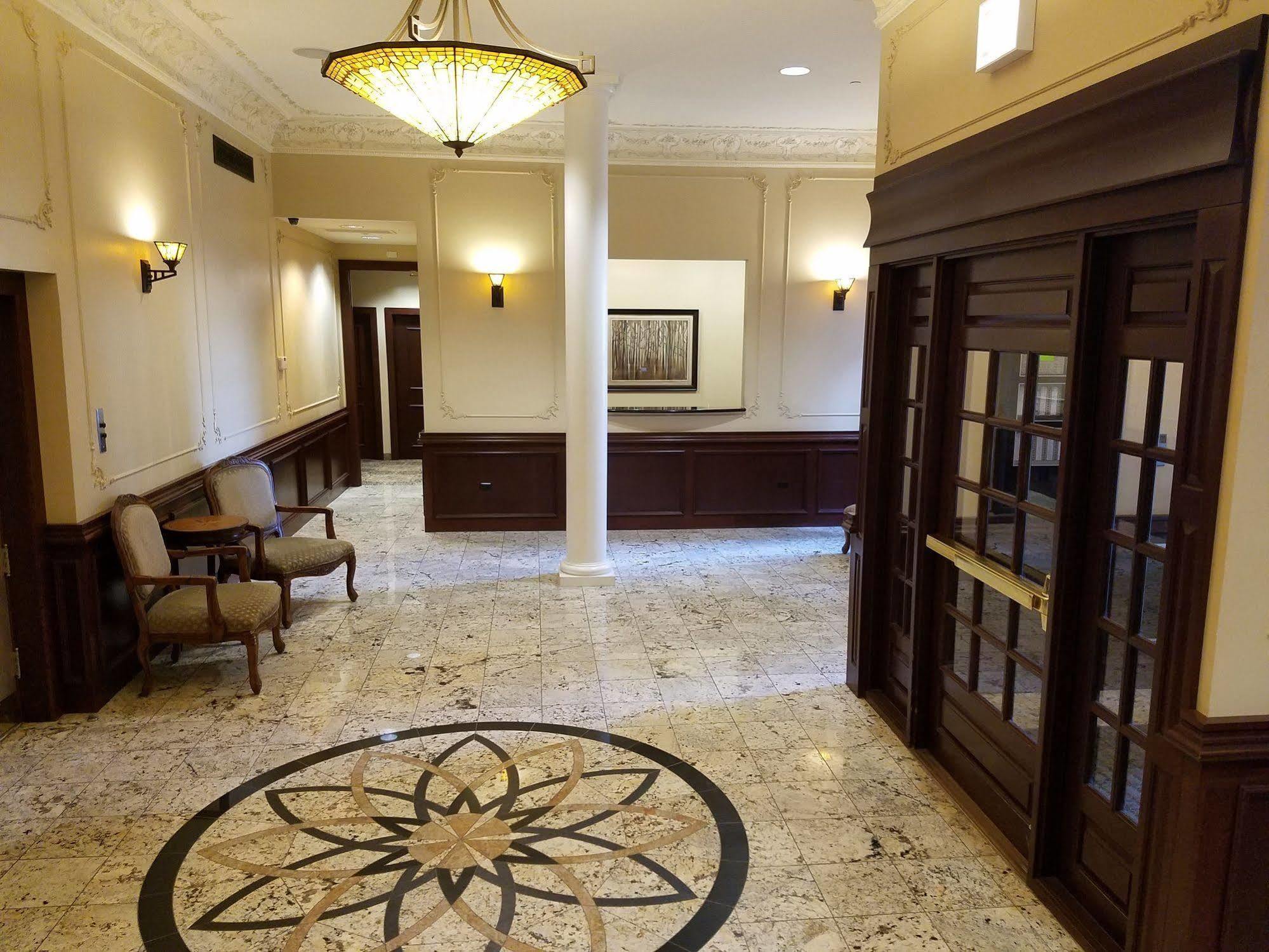 Dewitt Hotel And Suites Chicago Exterior foto